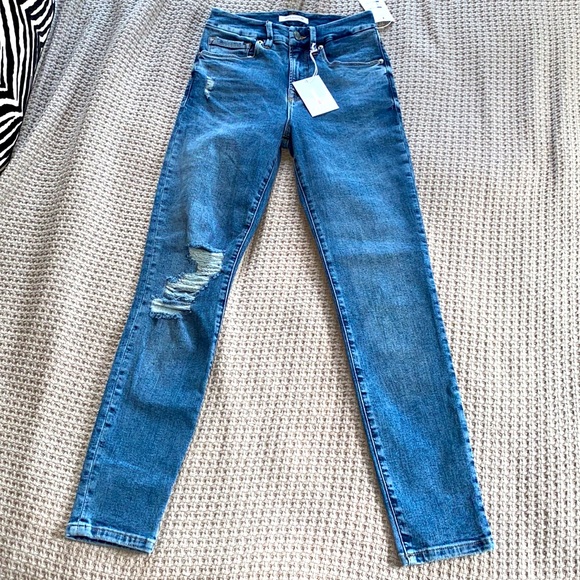 Good American Good Legs Skinny Jean - Picture 8 of 9
